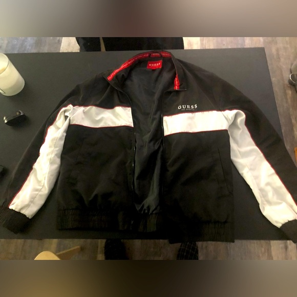 Guess Jacket exclusive from Canada in Medium - Picture 1 of 3